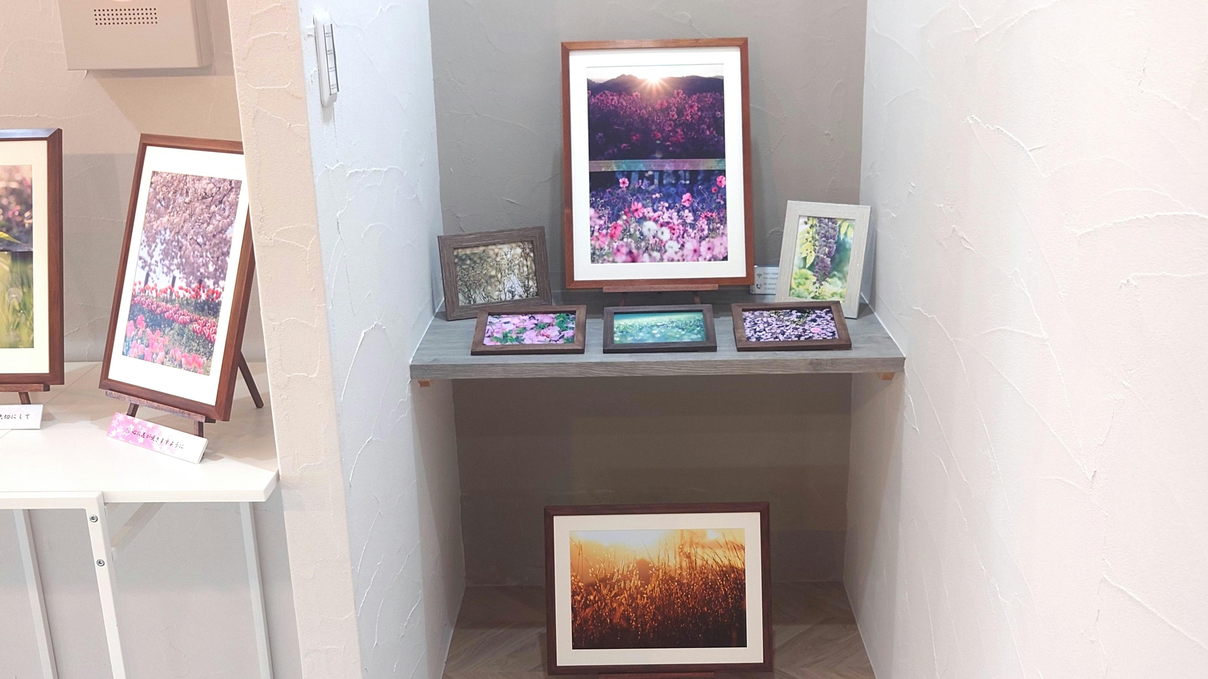 【大和西大寺駅7分】ポップアップやワークショップ、アートの展覧会等に適した白い内装の路面カフェスペース