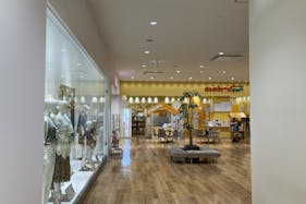 【SOCOLA南行徳】1階ユニクロとジーユーの間、知育体験型空間「あそびにっくパーク」前 物販、食物販のポップアップストアや販促プロモーションに最適なファミリー向け催事イベントスペース