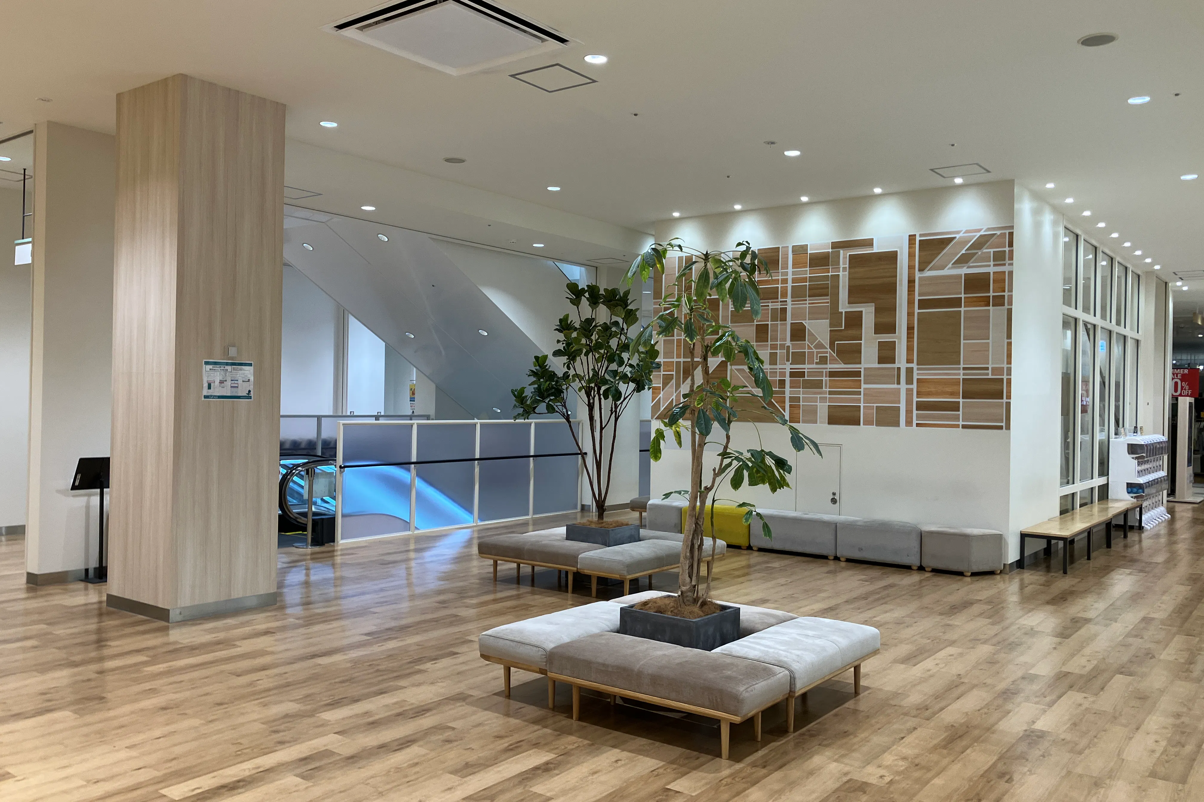 【SOCOLA南行徳】1階ユニクロとジーユーの間、知育体験型空間「あそびにっくパーク」前 物販、食物販のポップアップストアや販促プロモーションに最適なファミリー向け催事イベントスペース