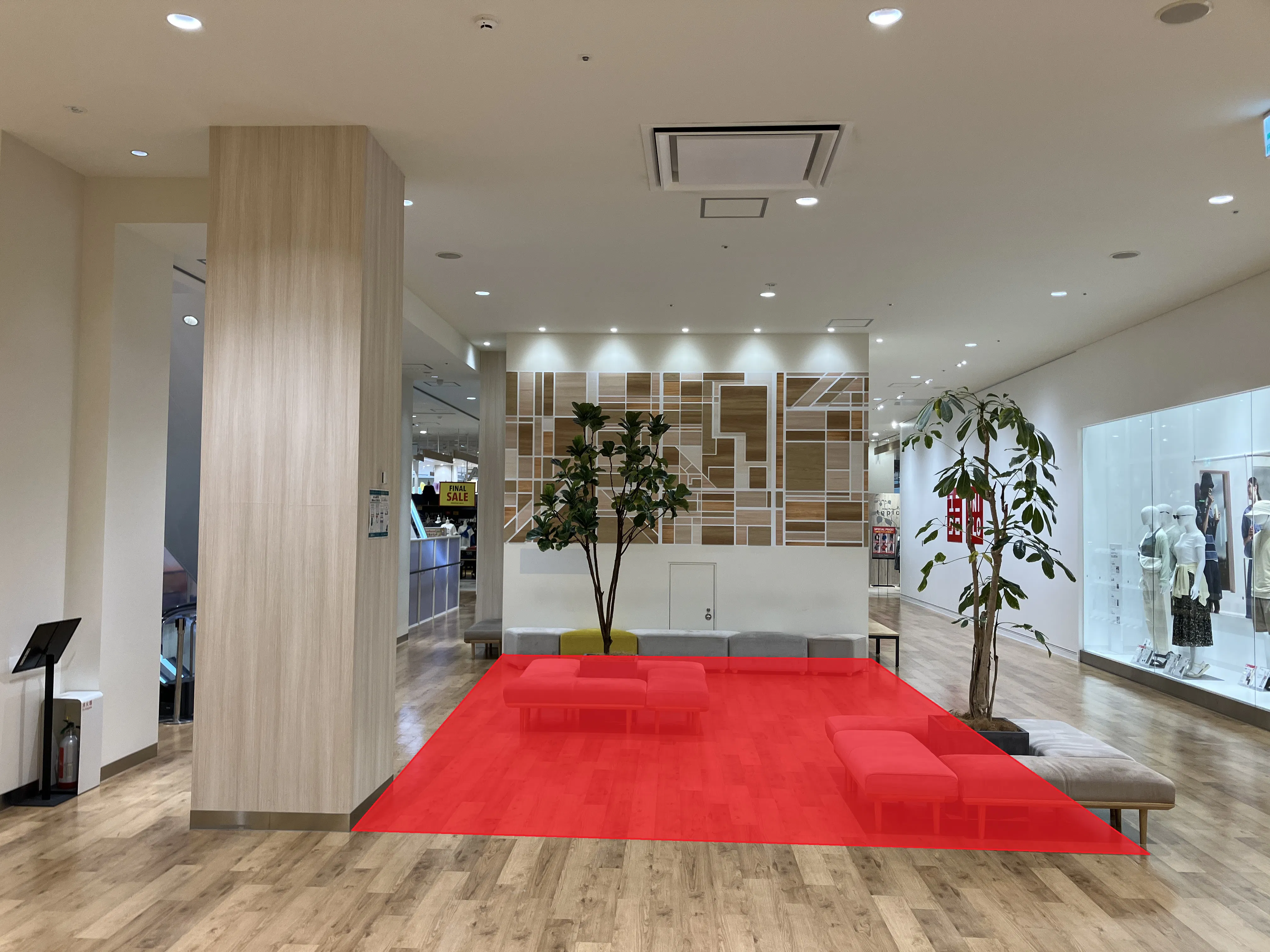 【SOCOLA南行徳】1階ユニクロとジーユーの間、知育体験型空間「あそびにっくパーク」前　物販、食物販のポップアップストアや販促プロモーションに最適なファミリー向け催事イベントスペース