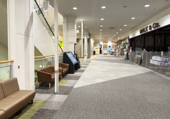 【イオンモール大日*】イオン棟3F：メイル＆コー前