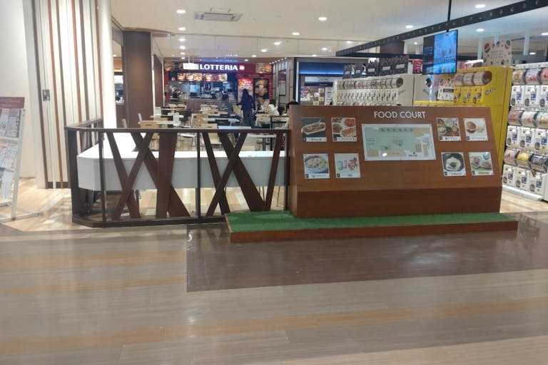 【イオン京都洛南SC】各種プロモーションや物販、食物販のポップアップストアに最適なフードコート入口前スペースの画像1