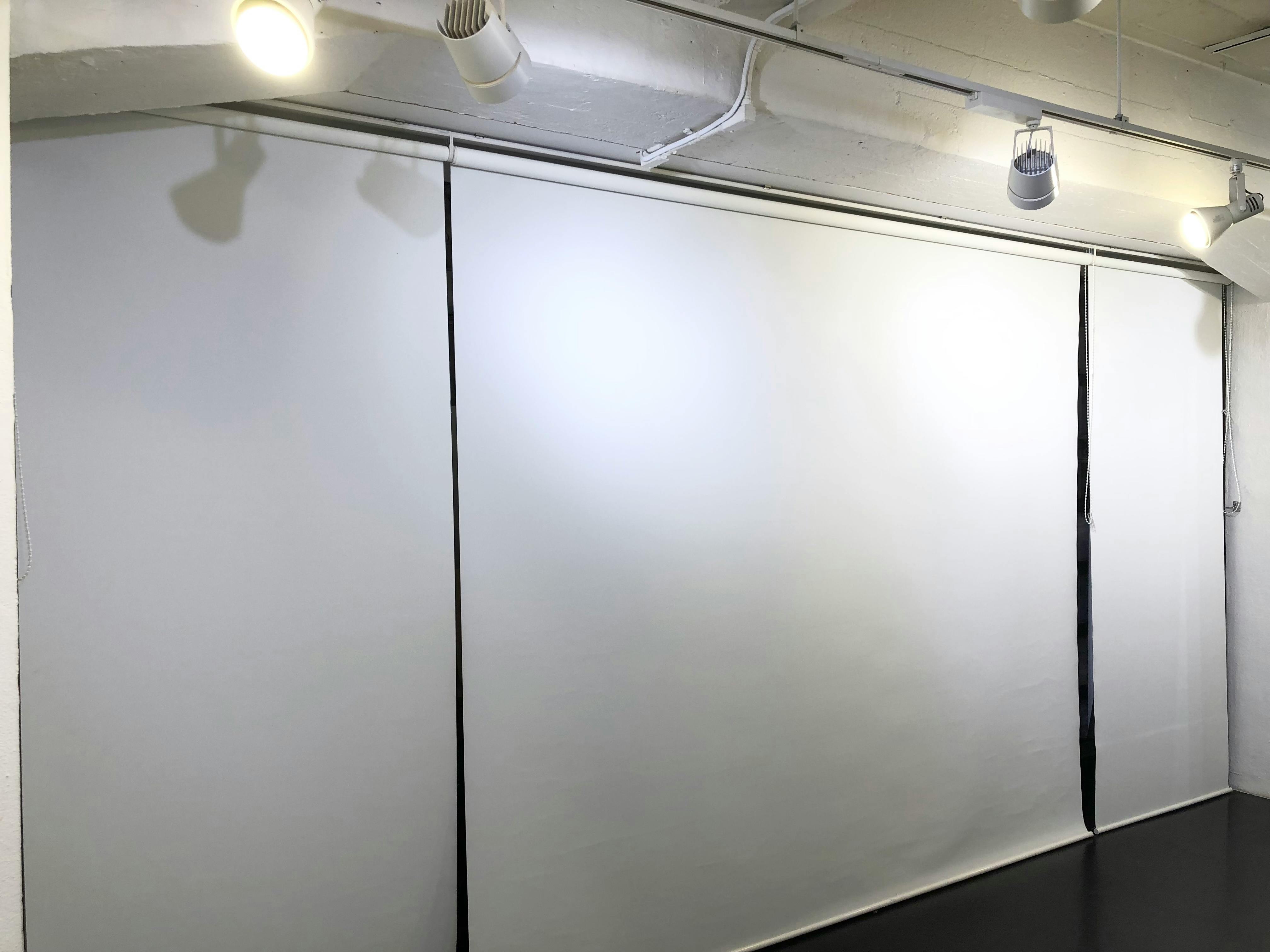 【表参道駅8分】撮影スタジオや展示会などに最適な白を貴重とした天高なレンタルスペース