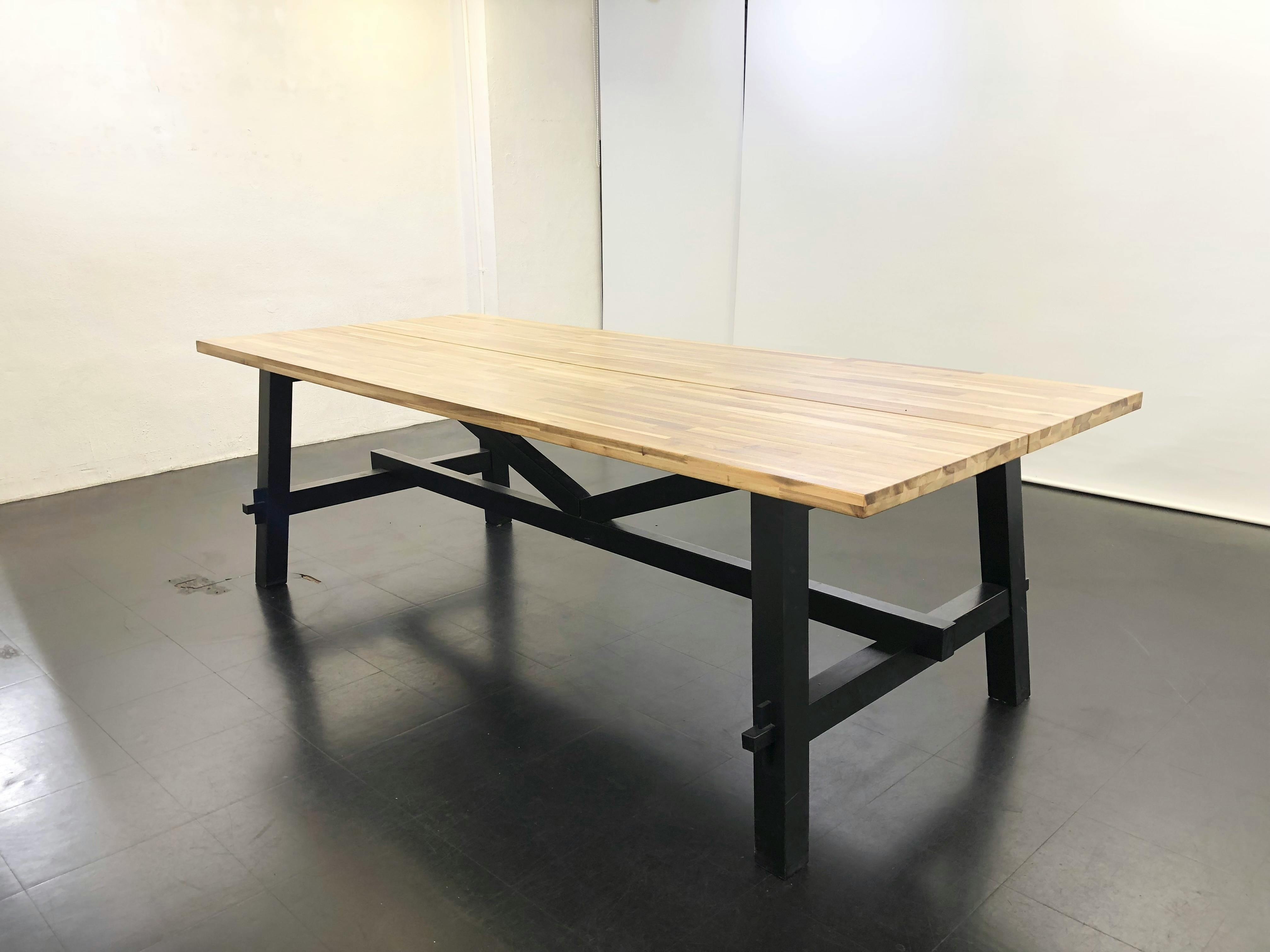 【表参道駅8分】撮影スタジオや展示会などに最適な白を貴重とした天高なレンタルスペース