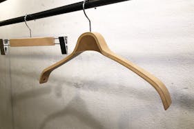 【表参道駅8分】撮影スタジオや展示会などに最適な白を貴重とした天高なレンタルスペース