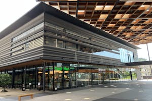 【奈良県コンベンションセンター|全体(485㎡)】蔦屋書店も所在する奈良県最大の観光交流施設内の2Fイベントスペース