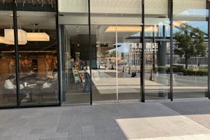 【奈良県コンベンションセンター|全体(485㎡)】蔦屋書店も所在する奈良県最大の観光交流施設内の2Fイベントスペース