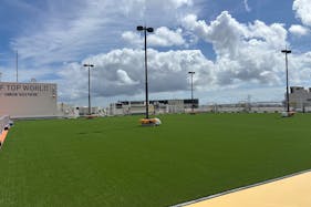 【横浜ワールドポーターズ】【マーケット広場】屋上ルーフトップワールド