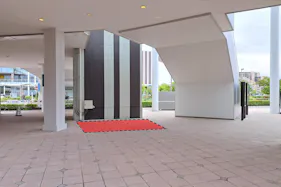 【イオンレイクタウンアウトレット】1st Ave.1F(エスカレーター裏)