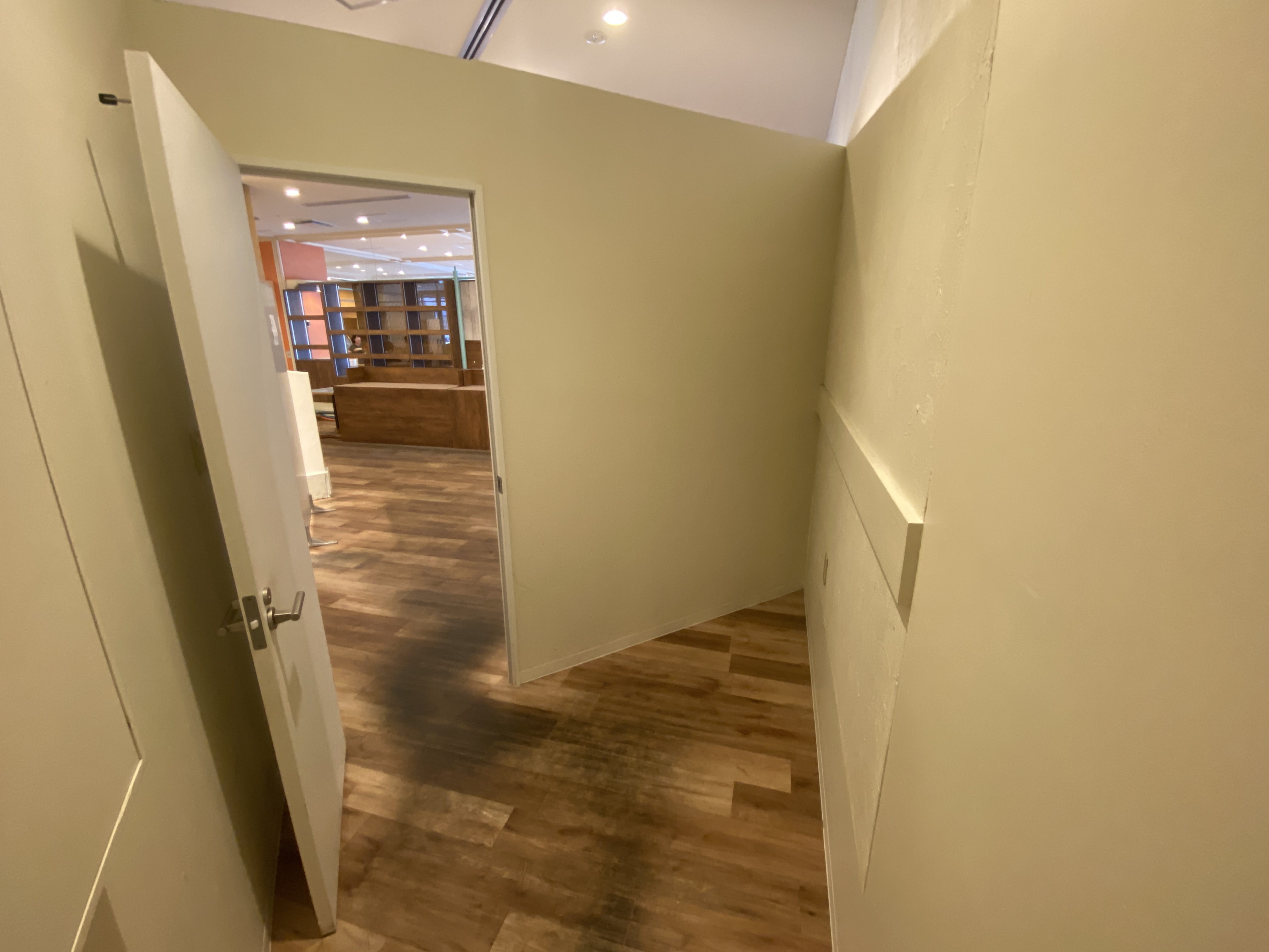 ストックルーム内