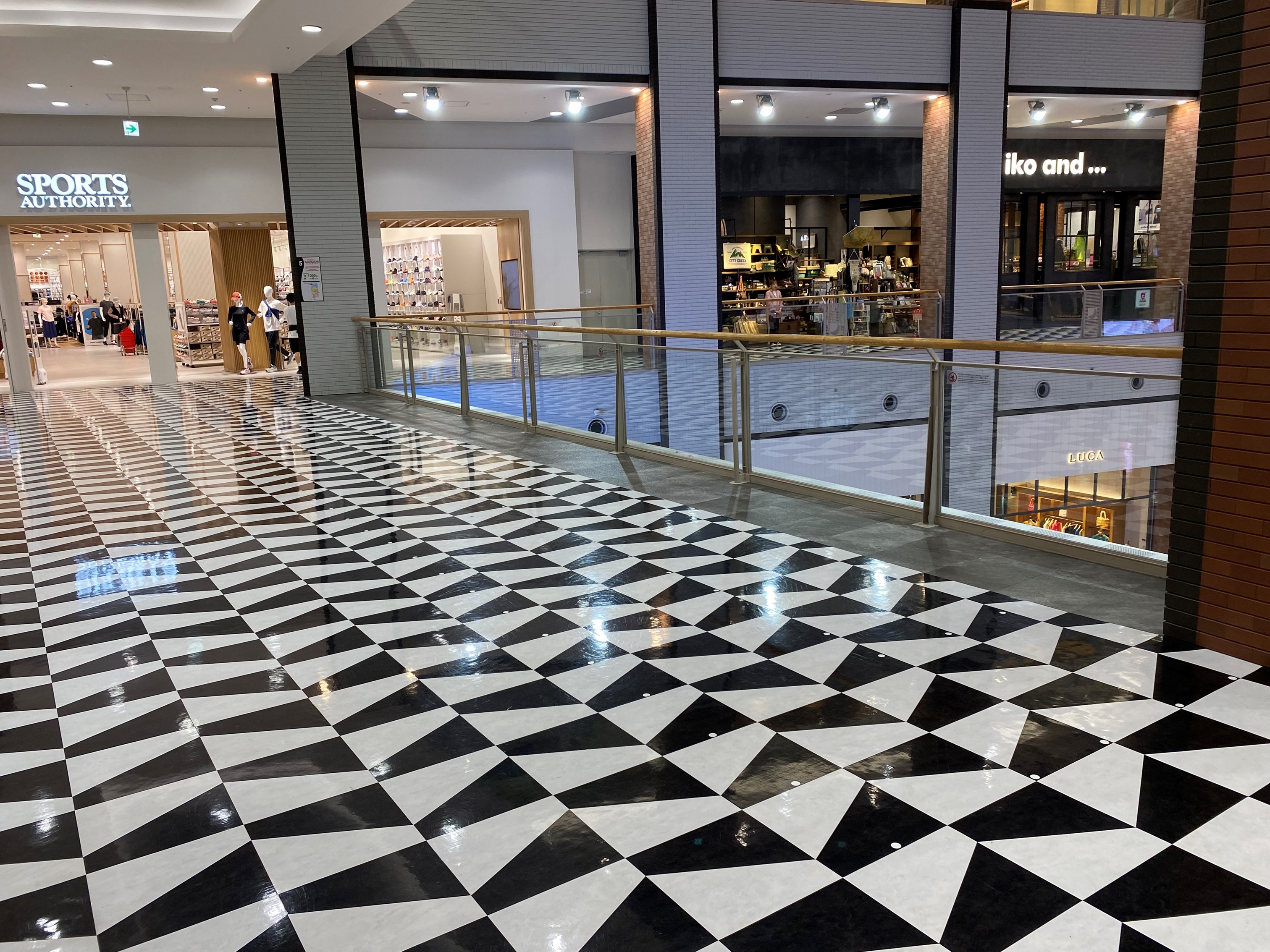 【イオンモール広島府中】2階　スカイブリッジA