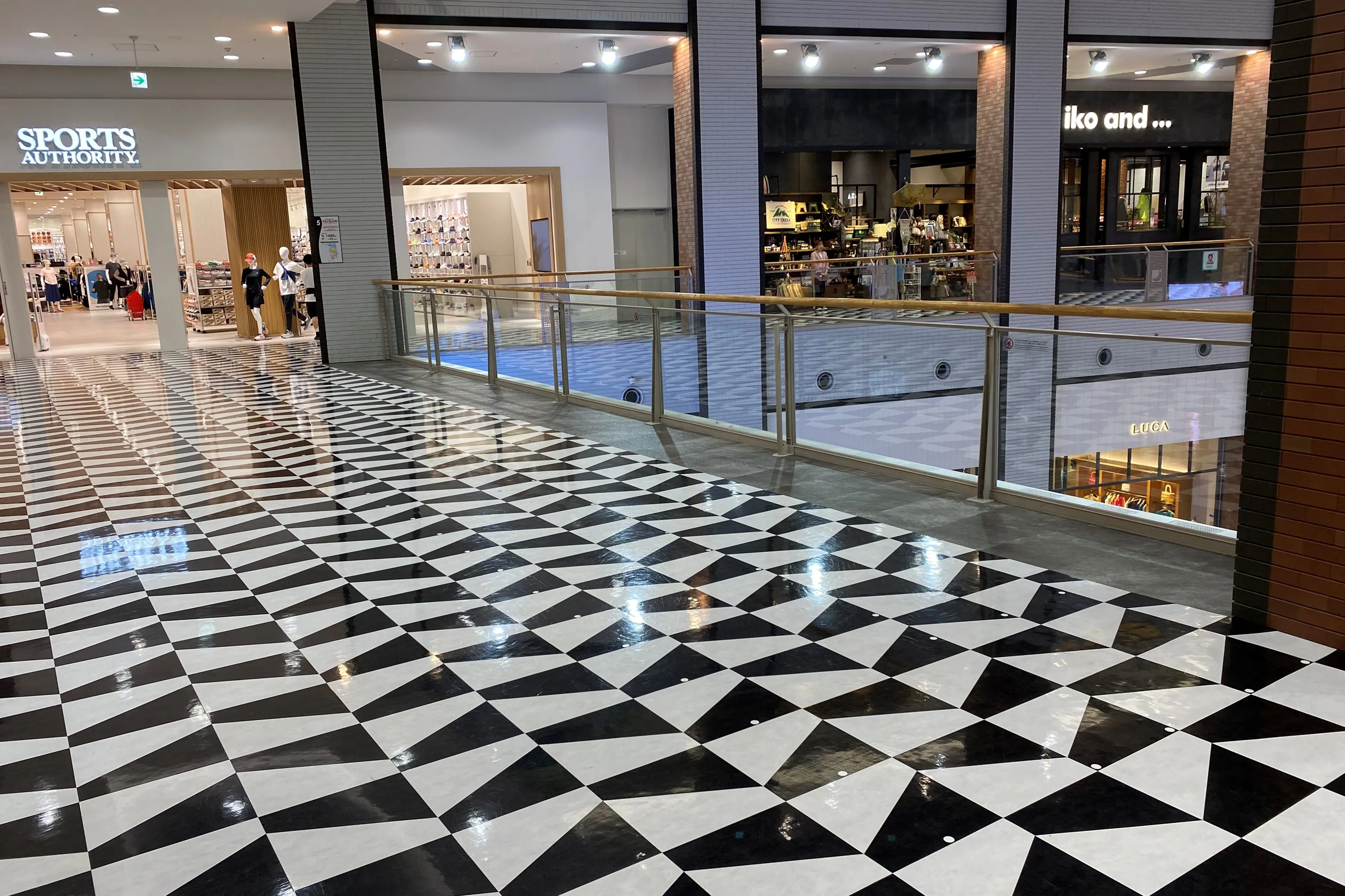 【イオンモール広島府中】2階 スカイブリッジA