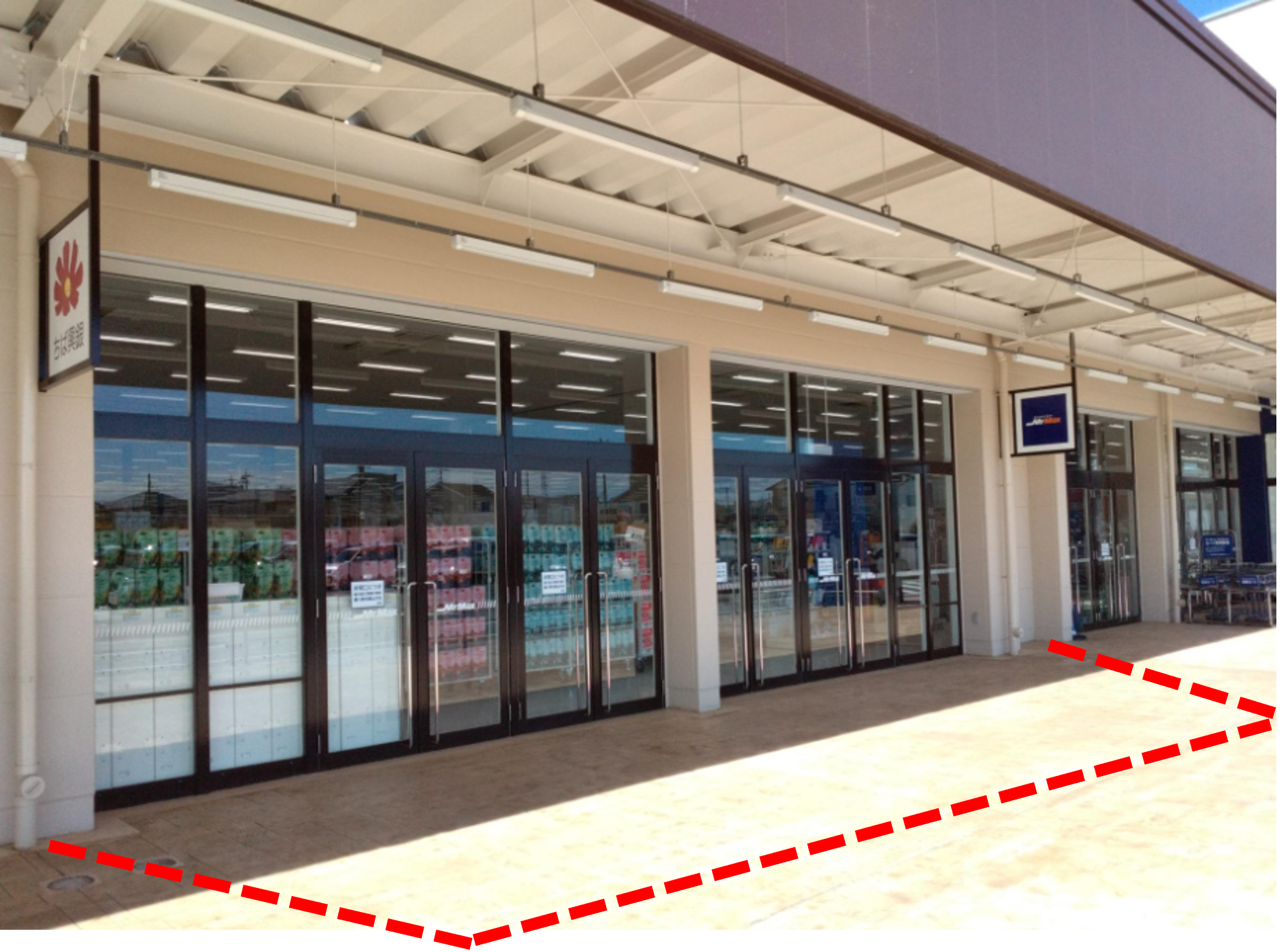 【ミスターマックス おゆみ野店】ミスターマックス側モール下 販促プロモーションや物販用途に最適な総合ディスカウントストアの催事イベントスペース