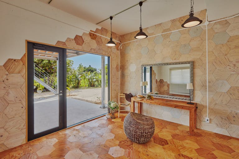 【沖縄県宮古島エリア】各種ポップアップや招待制の展示会に最適なナチュラルモダンな雰囲気が特徴的な路面スペースの画像5