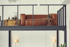 【沖縄県宮古島エリア】各種ポップアップや招待制の展示会に最適なナチュラルモダンな雰囲気が特徴的な路面スペース