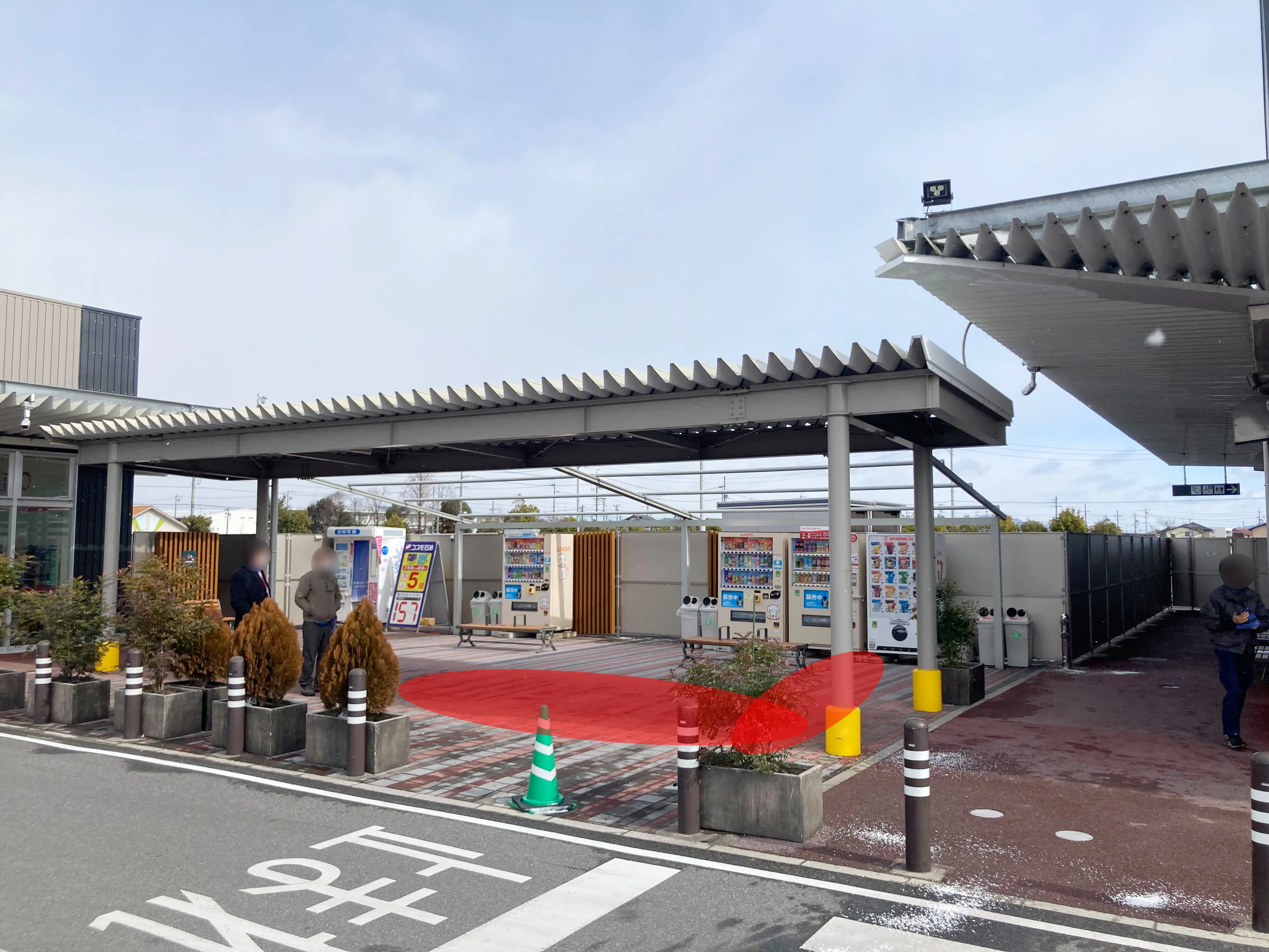 【イオンタウン本巣】キッチンカー等の移動販売に最適な大型駐車場付近で視認性の高い屋外スペース