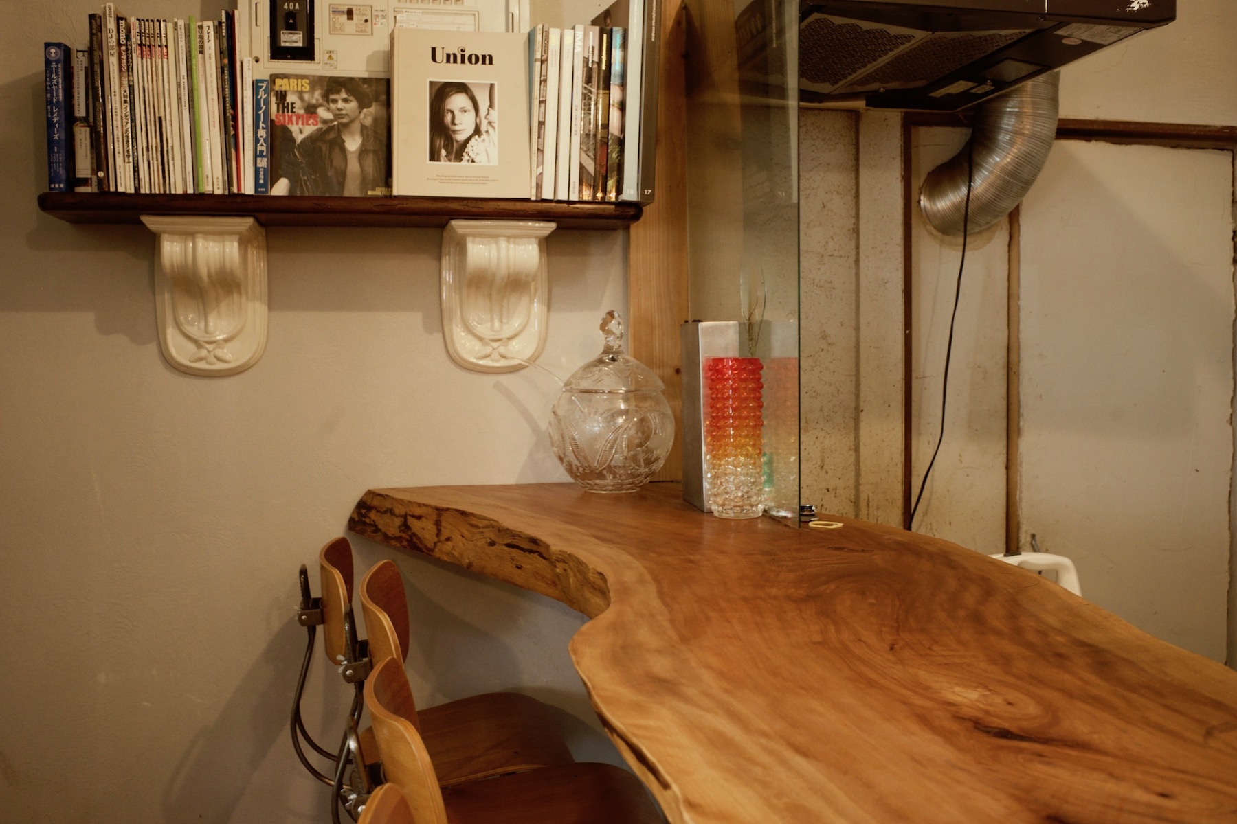 水目桜の一枚板カウンター