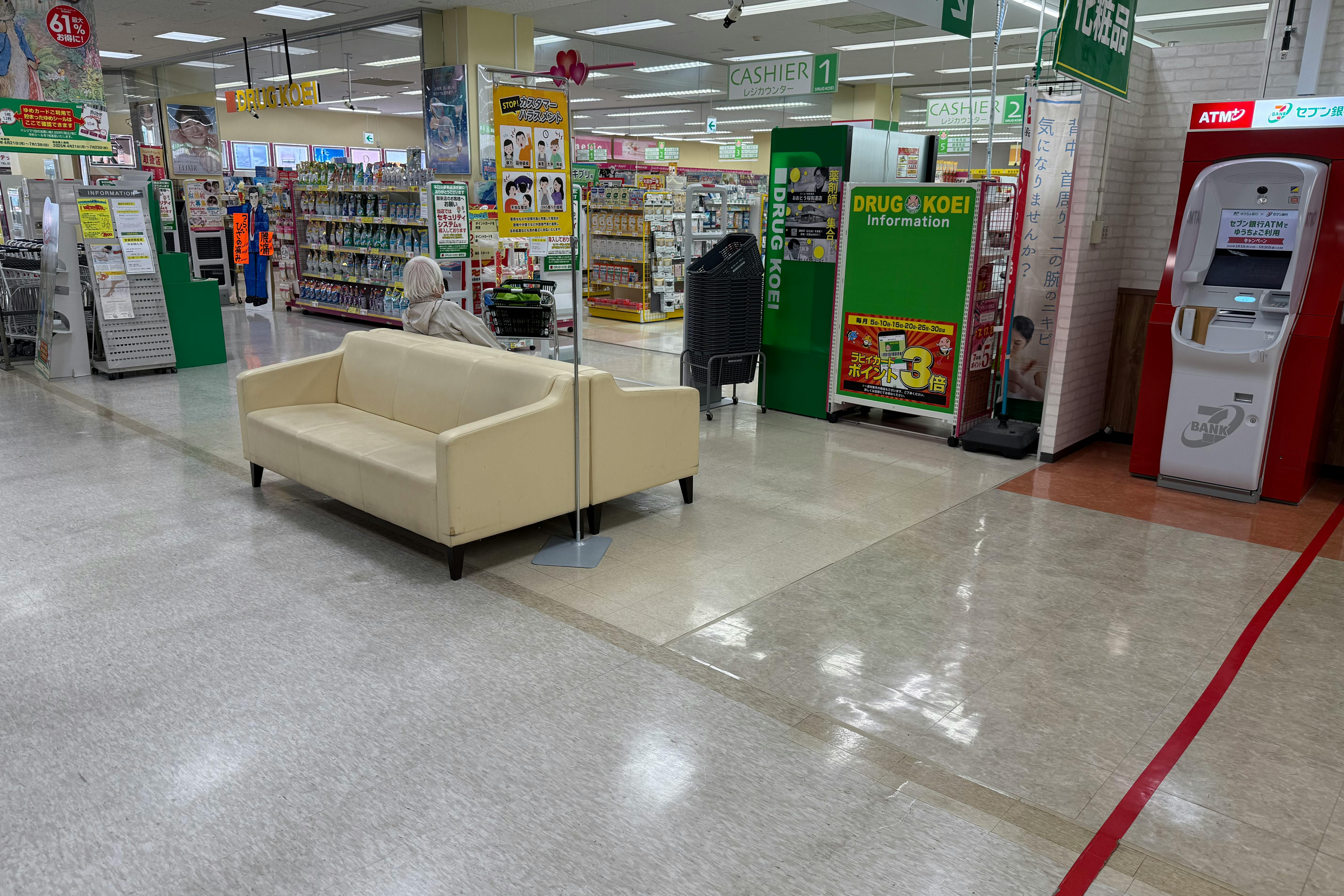 【ゆめマート 頓野】店内中央 販促プロモーションや物販のポップアップストアにおすすめな催事イベントスペース