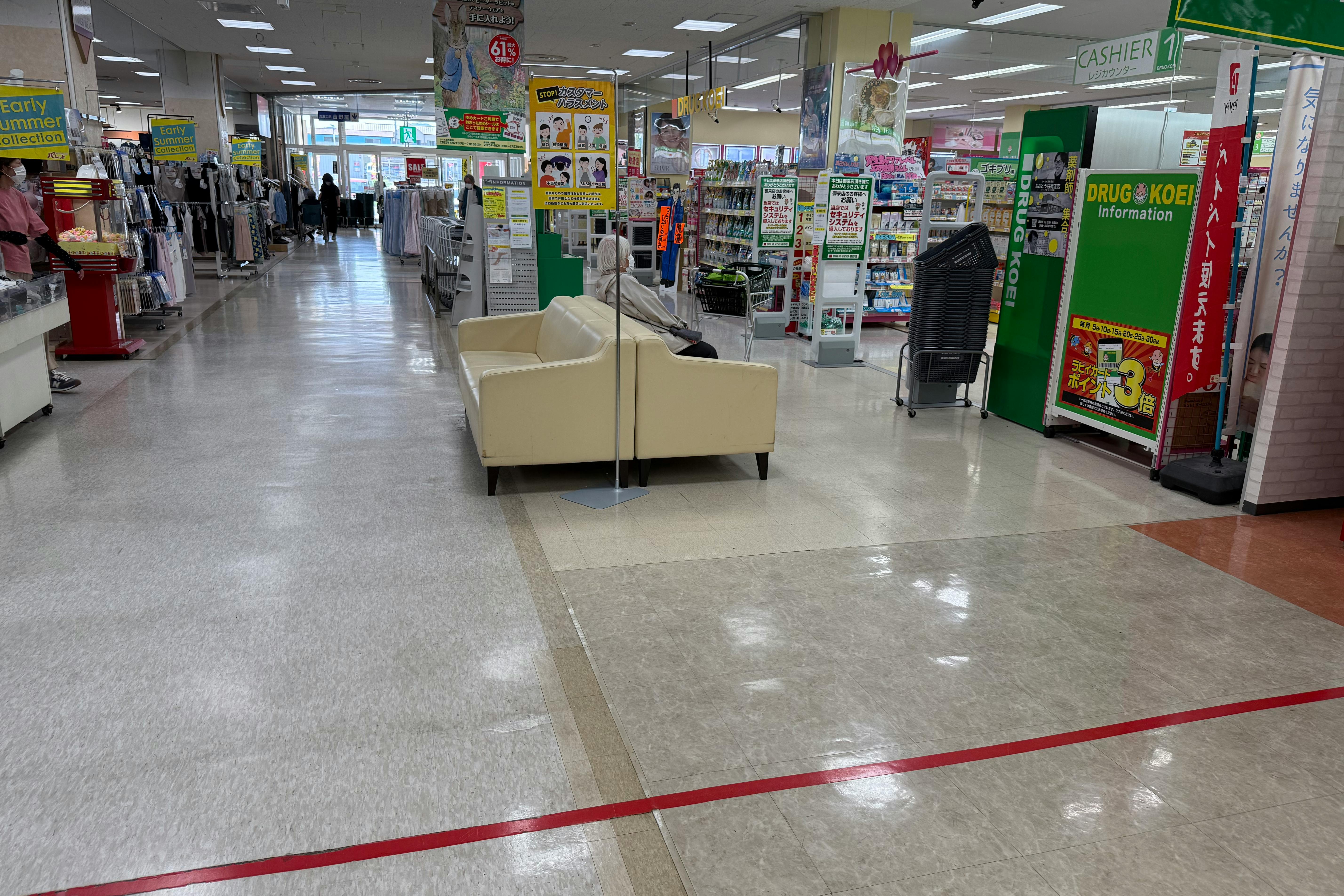 【ゆめマート 頓野】店内中央 販促プロモーションや物販のポップアップストアにおすすめな催事イベントスペース