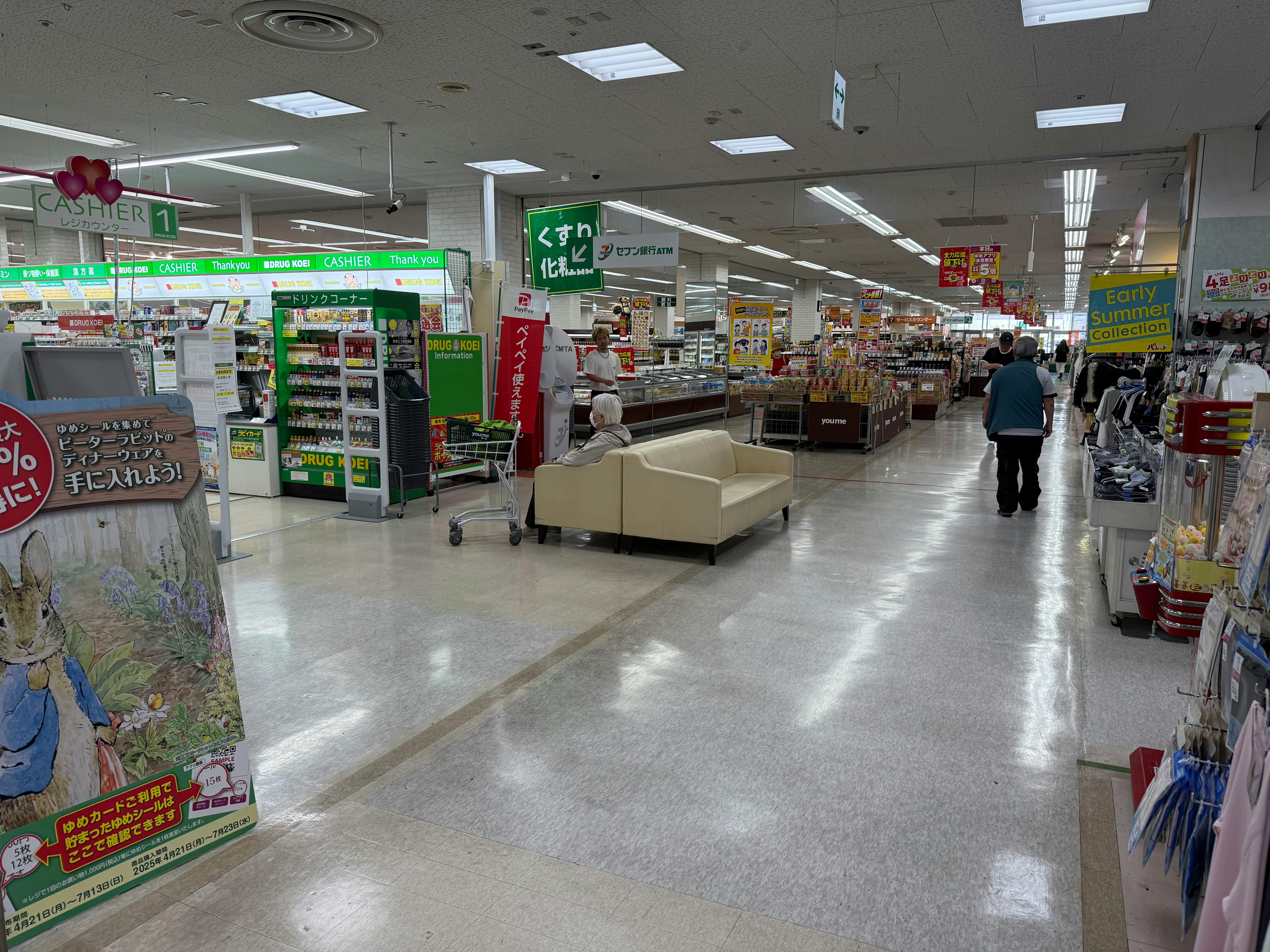 【ゆめマート 頓野】店内中央　販促プロモーションや物販のポップアップストアにおすすめな催事イベントスペース