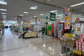 【ゆめマート 頓野】店内中央 販促プロモーションや物販のポップアップストアにおすすめな催事イベントスペース
