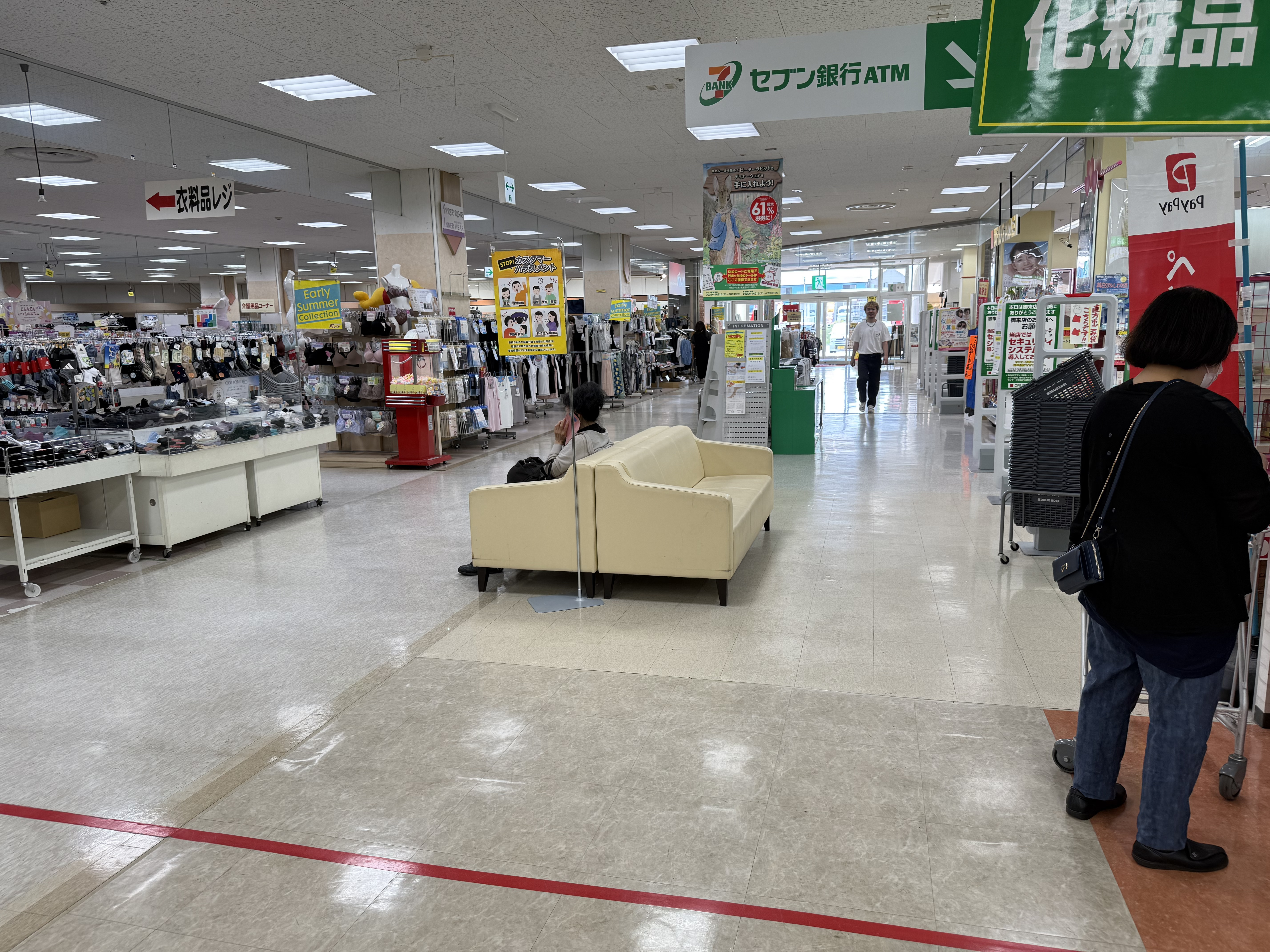 【ゆめマート 頓野】店内中央　販促プロモーションや物販のポップアップストアにおすすめな催事イベントスペース