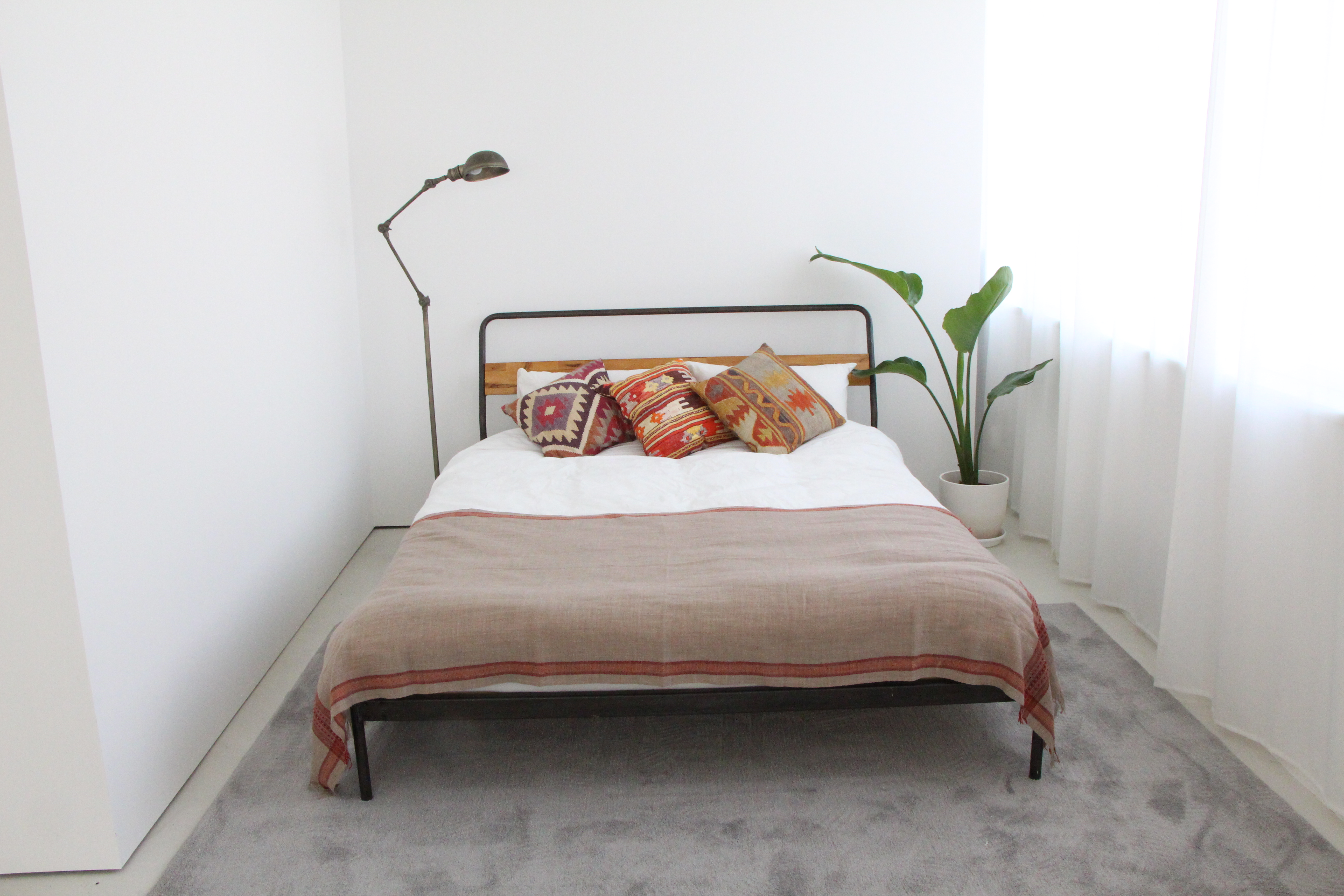 移動可能な壁を使って色々な部屋感を出せます（ベッドルーム）