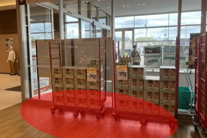【ベイシア Foods Park 阿見店】各種プロモーションや食物販に最適な食品入口ガラス面催事イベントスペース