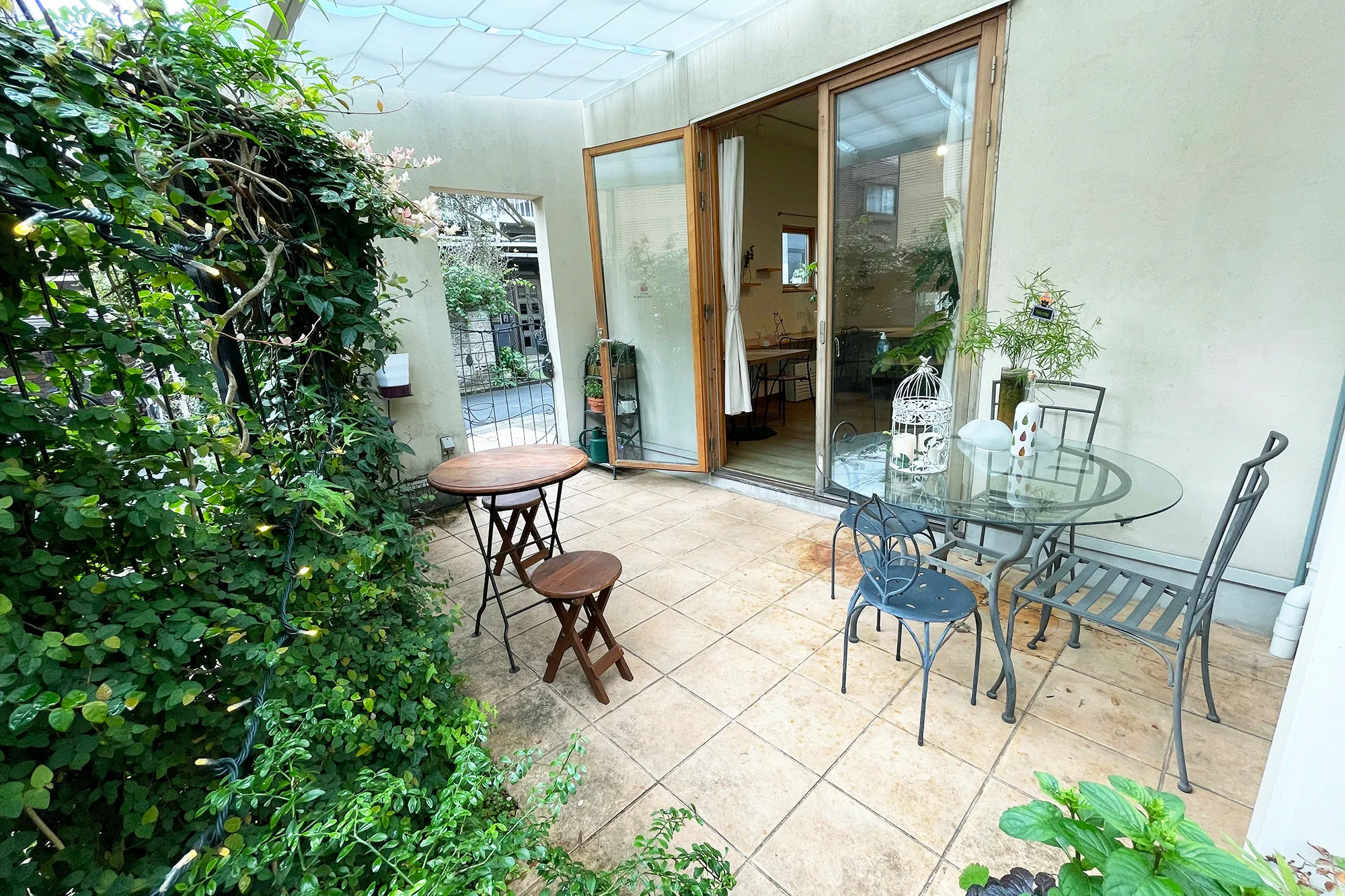 【祖師ヶ谷大蔵駅5分/テラス】ロケや撮影会、ポップアップストアに最適なペットOKのカフェのテラススペース