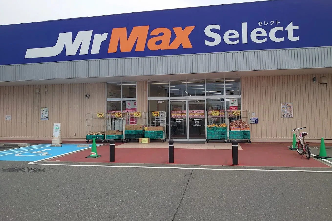 【ミスターマックス Select福津店】店頭 販促プロモーションや物販用途に最適な総合ディスカウントストアの催事イベントスペース