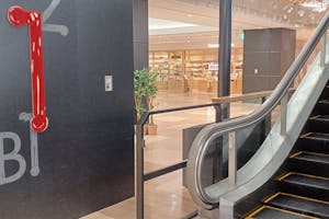 【秋田オーパ】110区画(1Fエスカレータ脇)