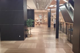 【秋田オーパ】110区画(1Fエスカレータ脇)