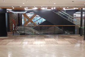 【秋田オーパ】110区画(1Fエスカレータ脇)