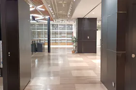 【秋田オーパ】110区画(1Fエスカレータ脇)