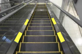 【イオン藤井寺ショッピングセンター】モール内広告 エスカレーター