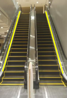 【イオン藤井寺ショッピングセンター】モール内広告 エスカレーター