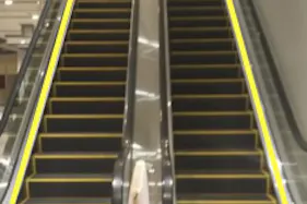 【イオン藤井寺ショッピングセンター】モール内広告 エスカレーター