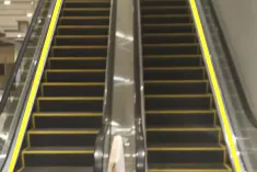 【イオン藤井寺ショッピングセンター】モール内広告 エスカレーター