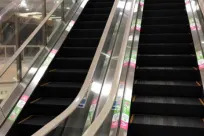 【イオン藤井寺ショッピングセンター】モール内広告 エスカレーター
