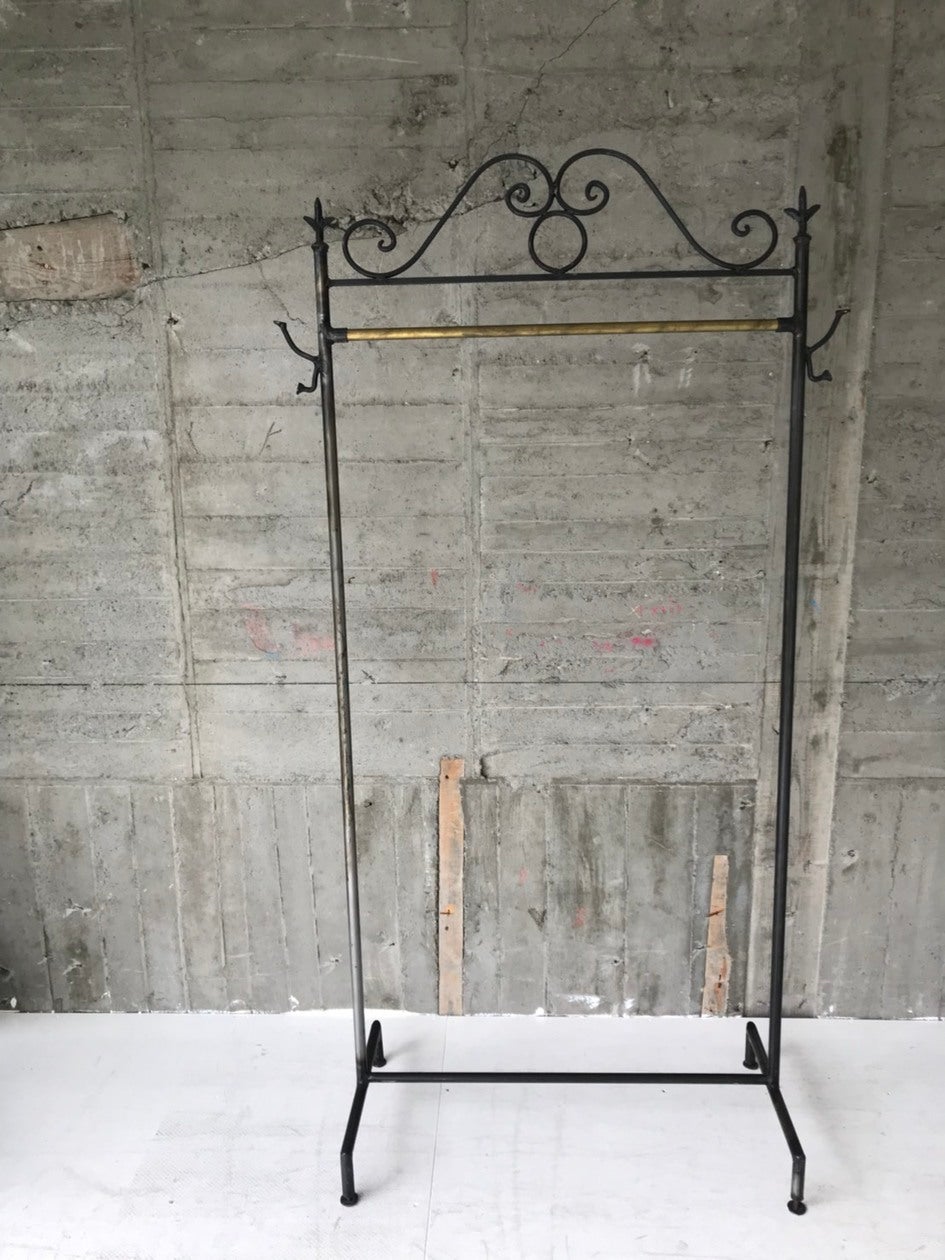 ハンガーラックです