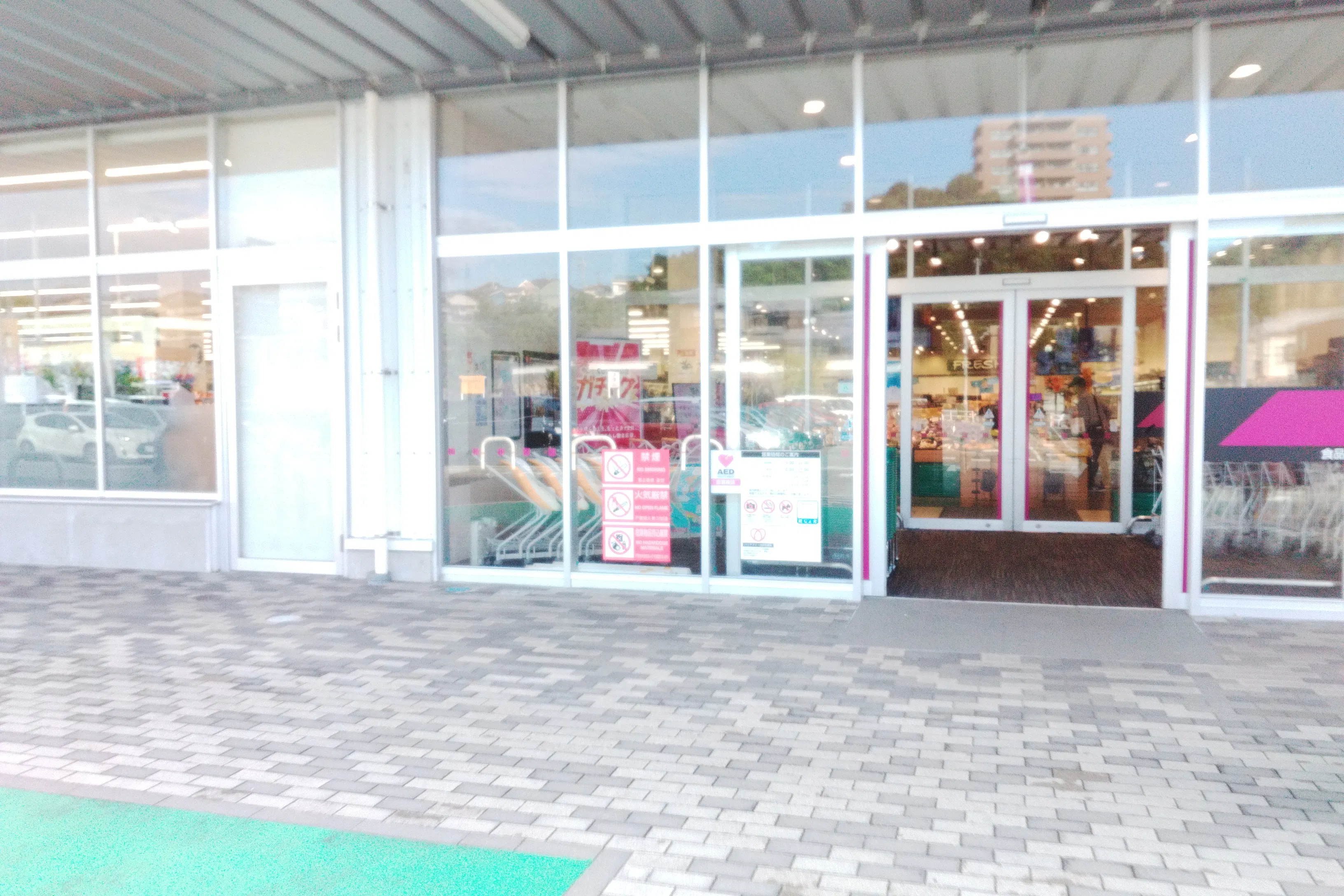 【イオンなかま店(福岡県)】店頭軒下(花屋側)催事スペース