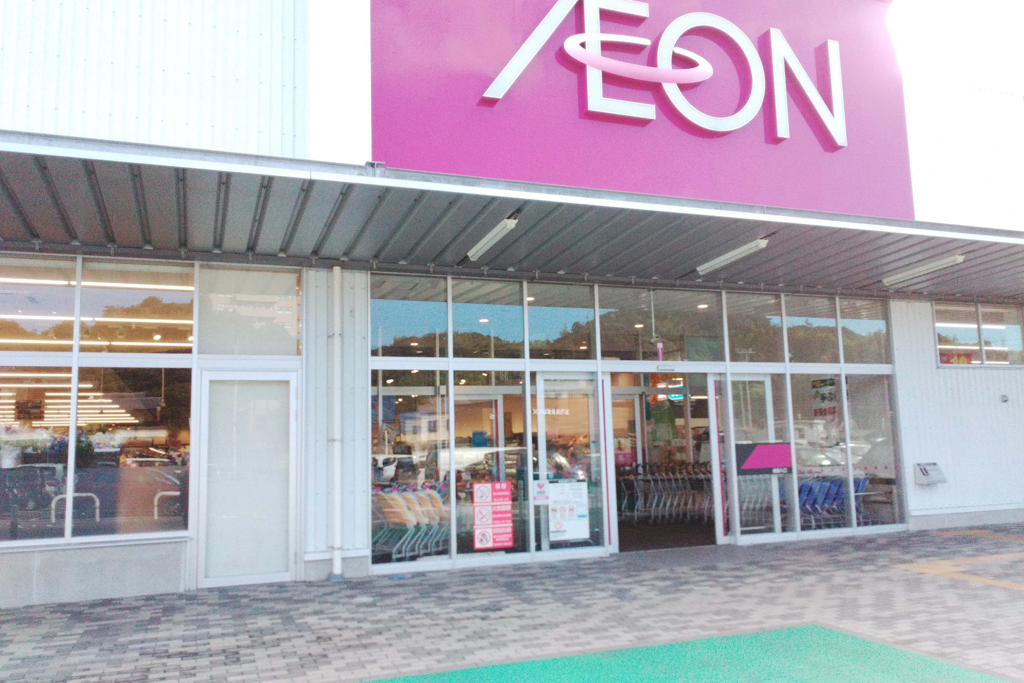 【イオンなかま店(福岡県)】店頭軒下(花屋側)催事スペース