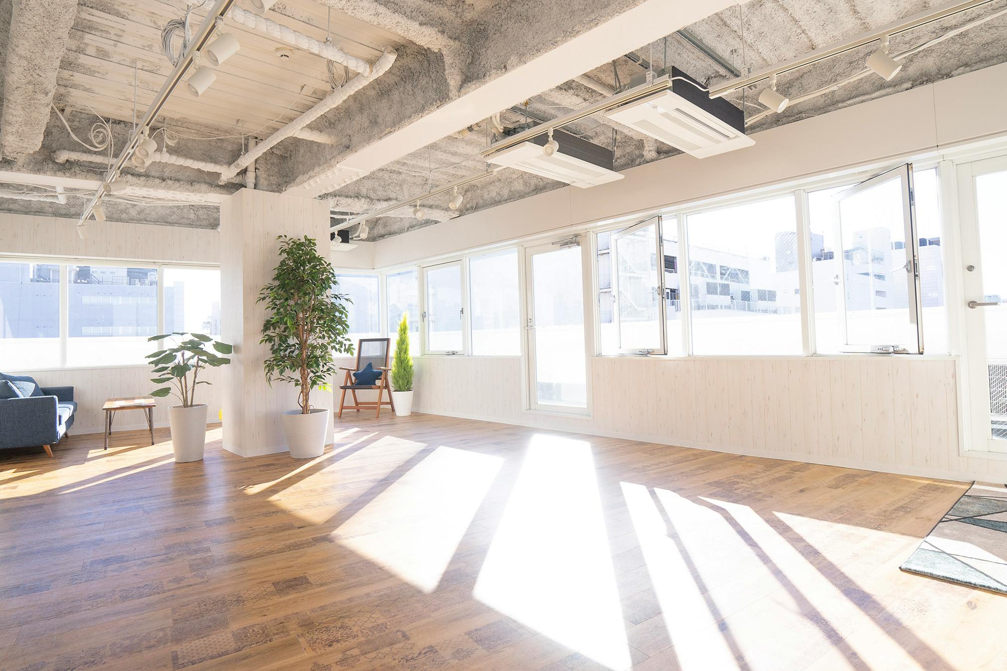 【名古屋市営地下鉄「上前津駅」徒歩5分】物販・セミナー・撮影など、各種イベント開催におすすめの自然光あふれるレンタルスペース