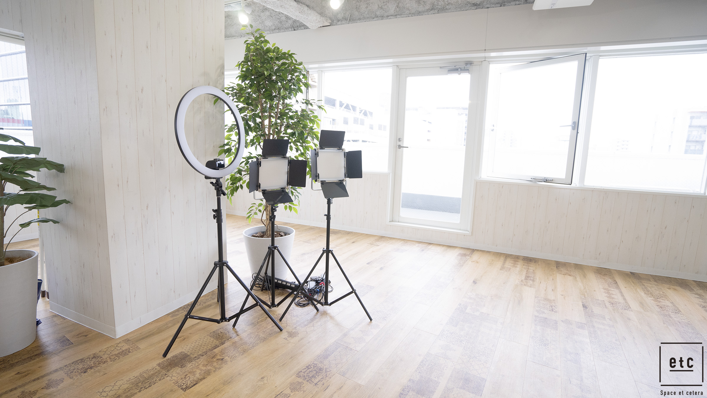 (レンタル品:03)各種撮影ライト(¥1,100/1台)