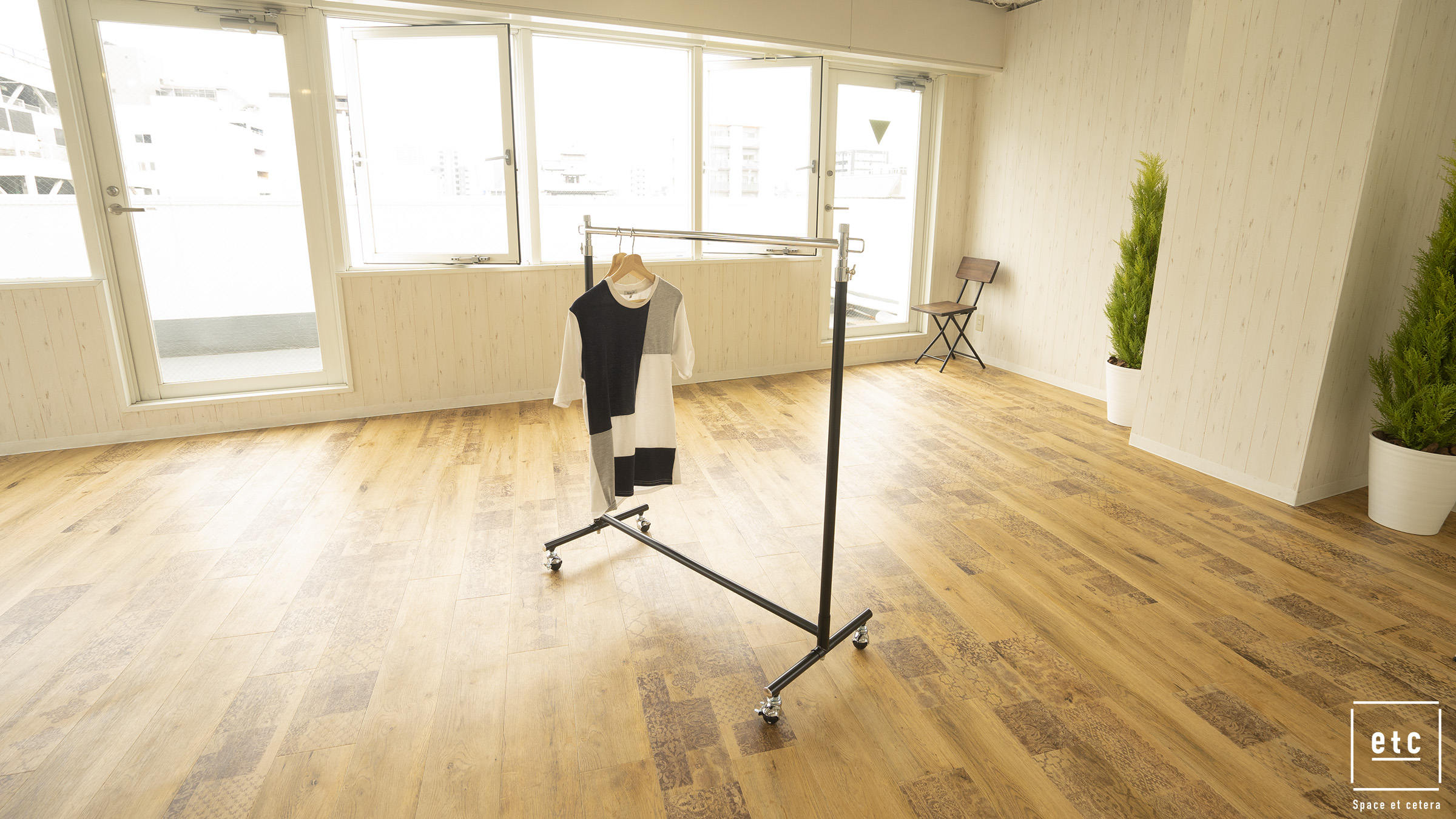 (レンタル品:01)ハンガーラック(¥1,100/1台)