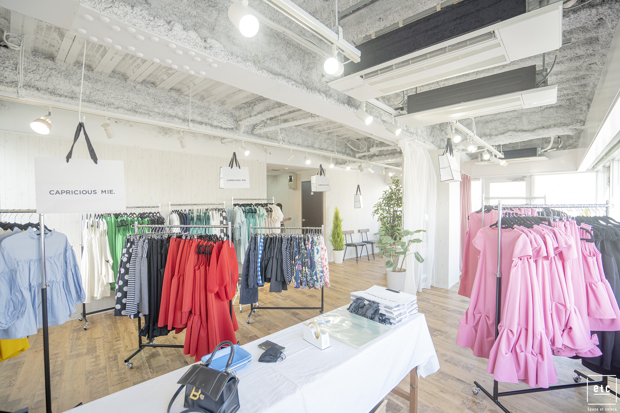 (活用例:03)ポップアップショップ・物販の利用スペースとして。