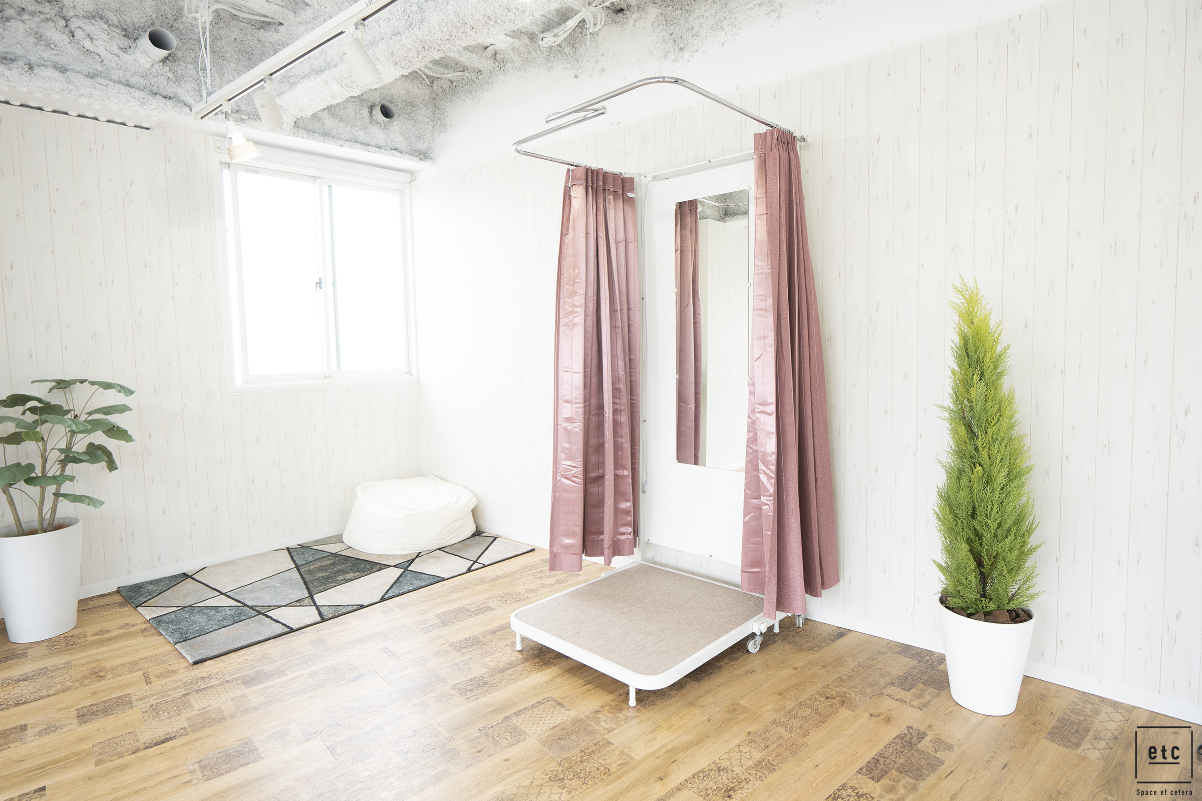 (レンタル品:03)簡易試着室(¥3,300/1台)