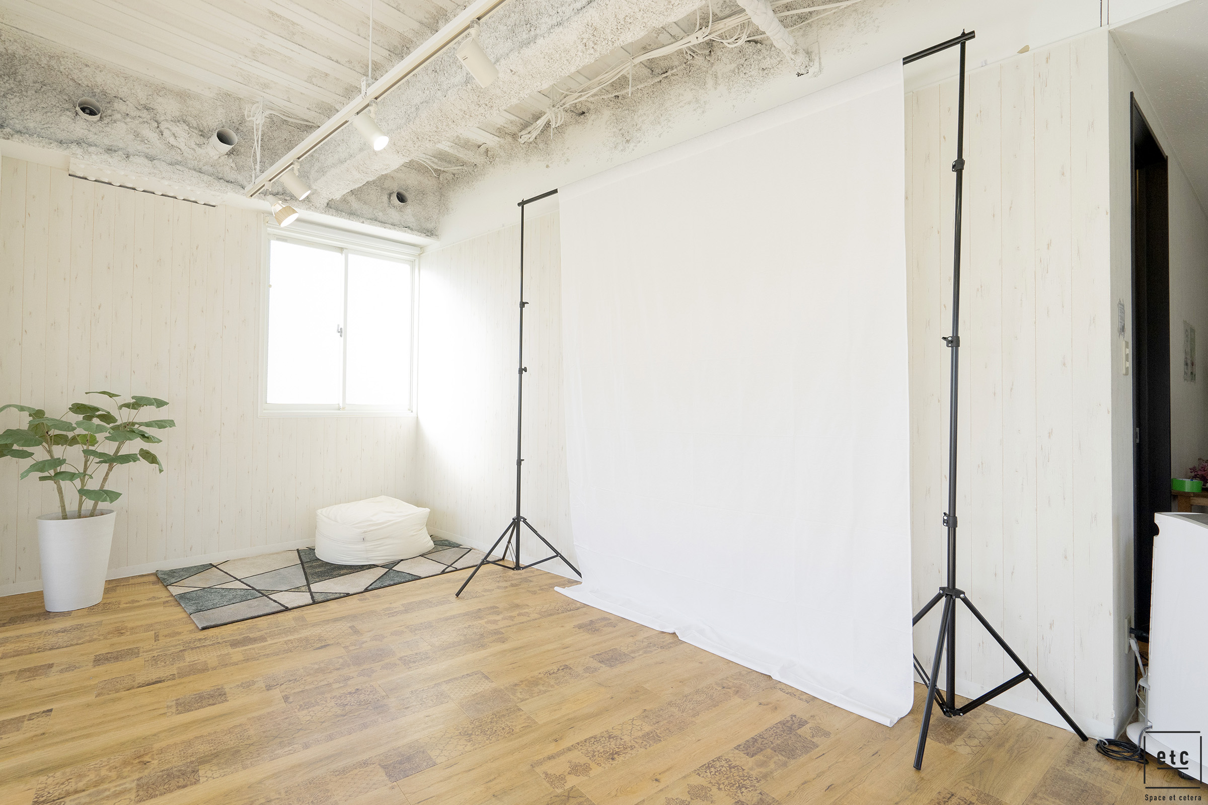 (レンタル品:05)背景スタンド*布色：白/黒/緑(¥3,300/1台)