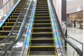【イオンモールいわき小名浜】モール内広告 エスカレーター