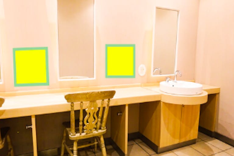 【イオンモール岡山】モール内広告 化粧室ステッカーの画像2